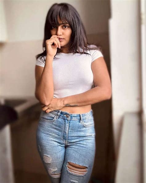 eesha rebba hot photos|Eesha Rebba: ஈஷா ரேப்பாவின் ஹாட் & கியூட் .